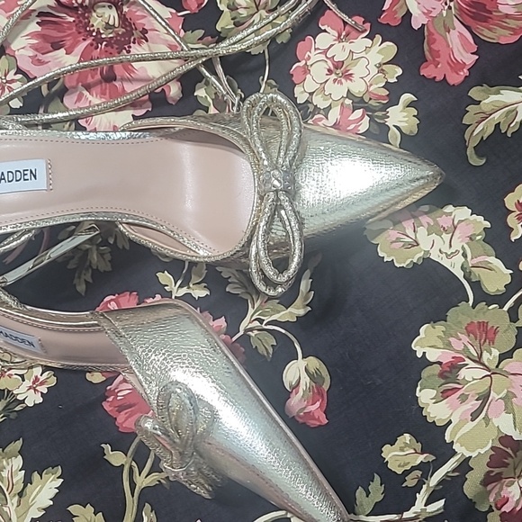 Heels - Picture 3 of 4